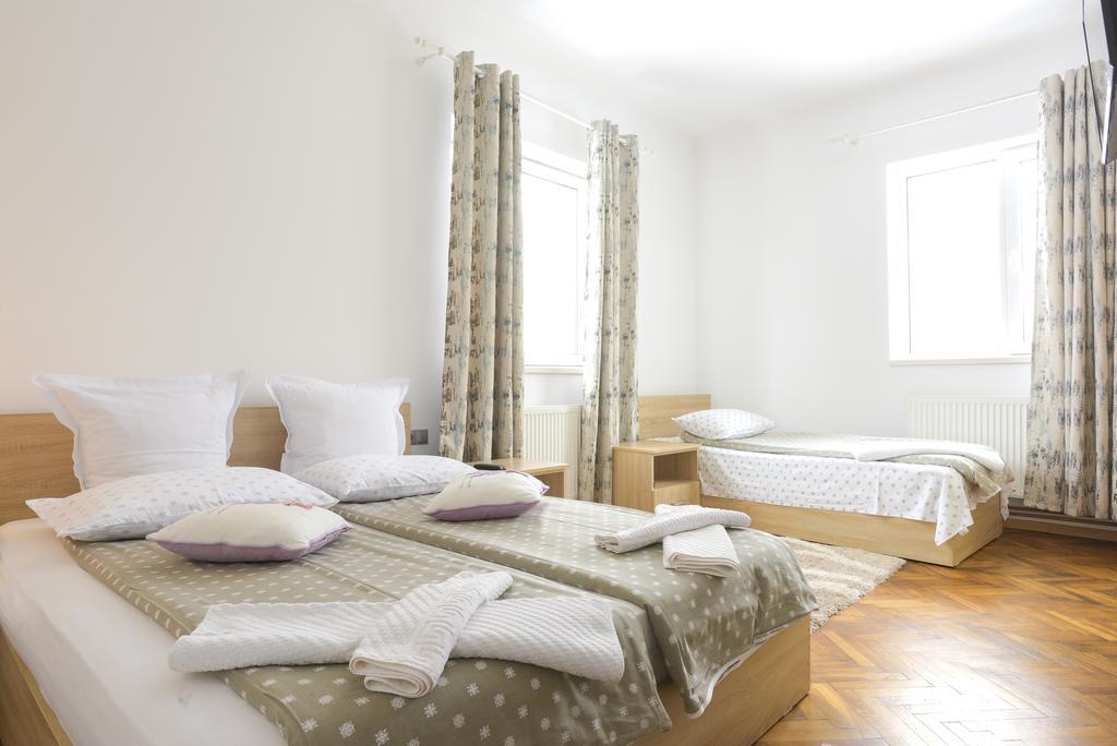 Pension Verona Centru คลูจ-นาโปกา ภายนอก รูปภาพ