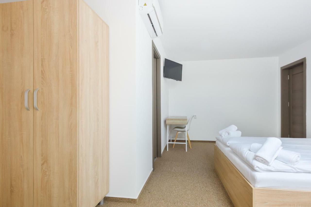 Pension Verona Centru คลูจ-นาโปกา ภายนอก รูปภาพ